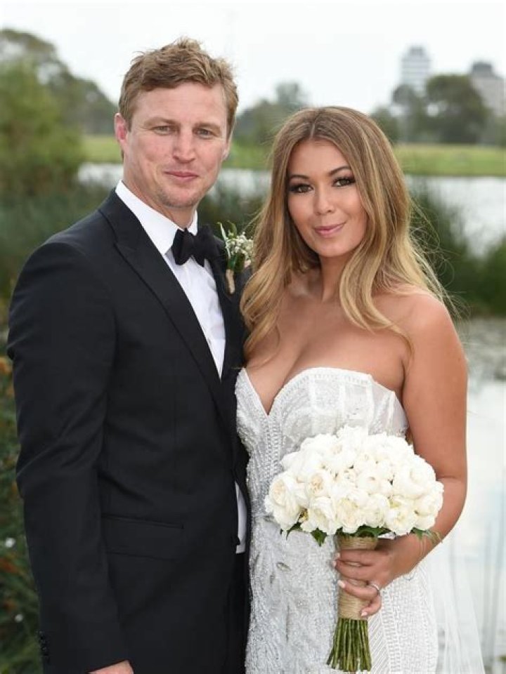 
Brett Finch Is Still Married To Wife Elli Johnston And Has A Daughter Mackenzie Grace 